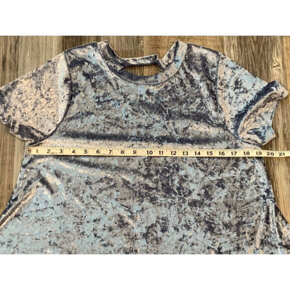MTS Womens Blue Velvet Shirt Size Medium Pendulum Bottom Peep Open Back NWT - Picture 8 of 11